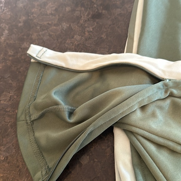 Addidas joggers mend size extra small - Picture 3 of 7